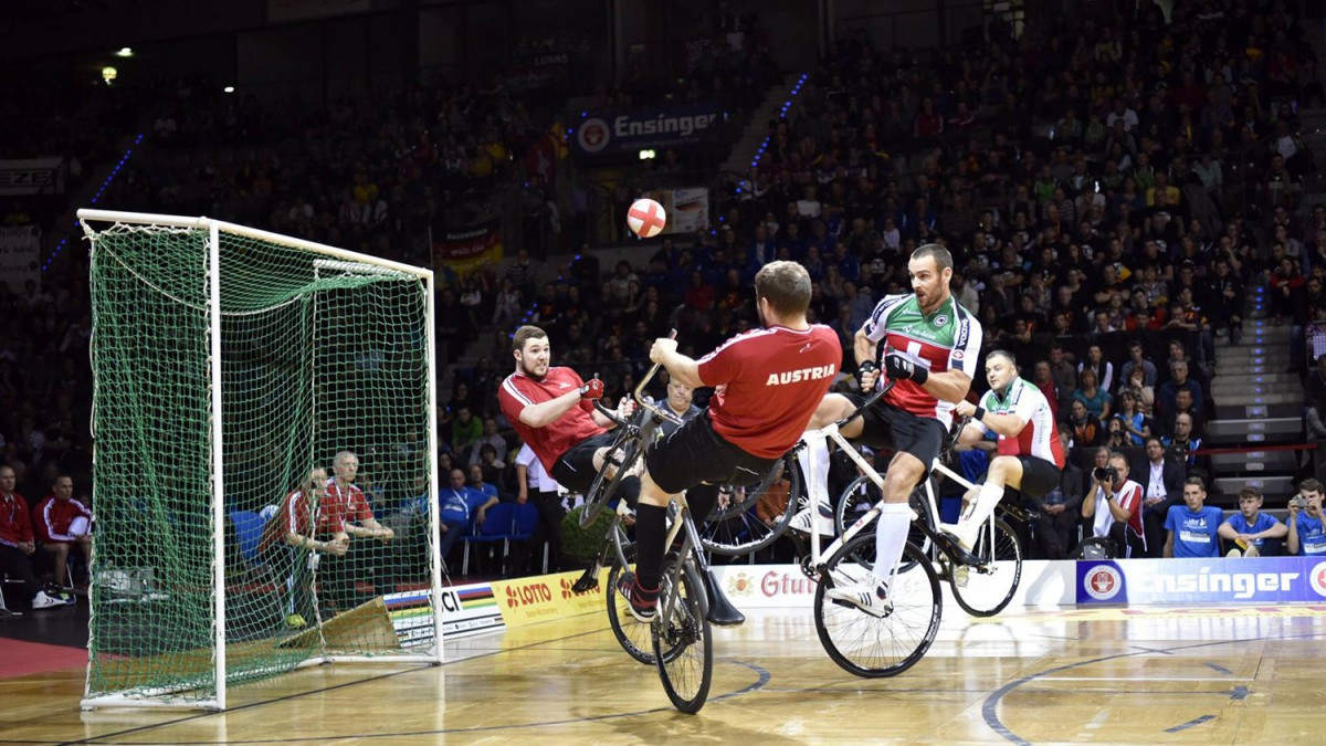 Manje poznata strana bicikla / Gimnastika na Biciklu i Biciklistički Fudbal