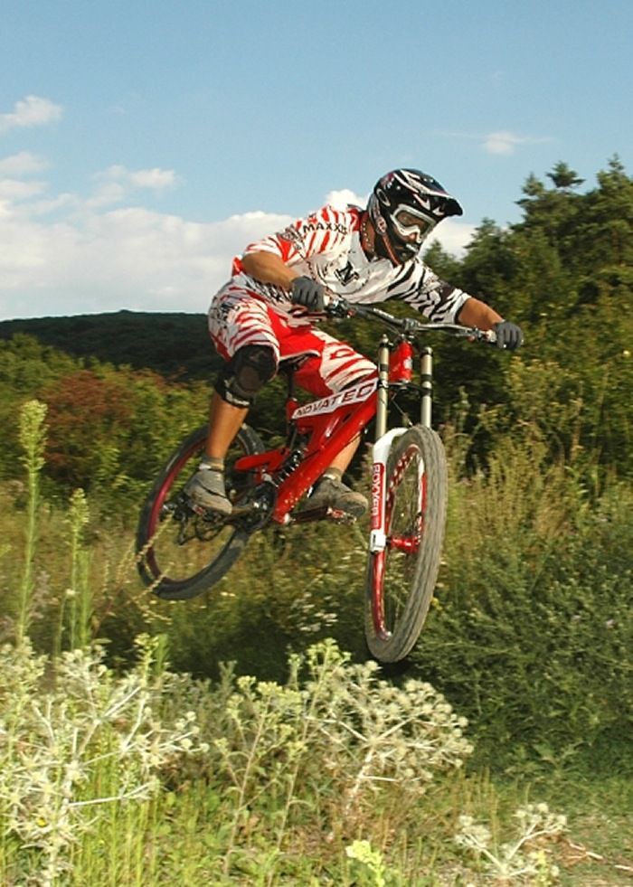 NOVATEC DH RACING TEAM_1