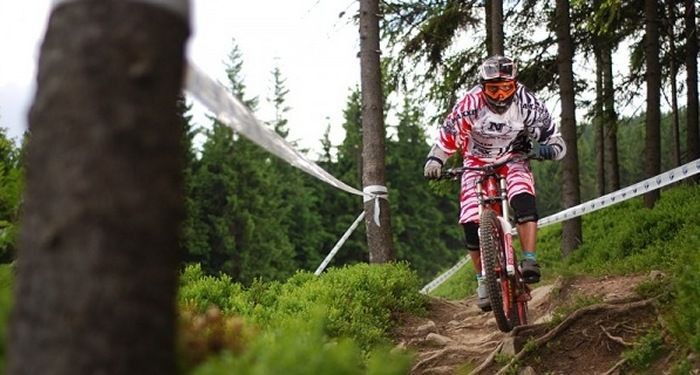 NOVATEC DH RACING TEAM_3