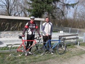 Skela Spomenik 13 mart 2011 0011