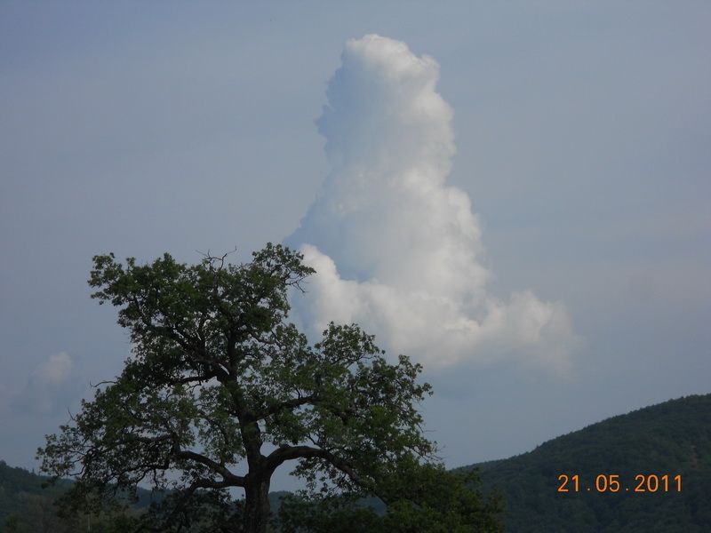 Neobičan oblak