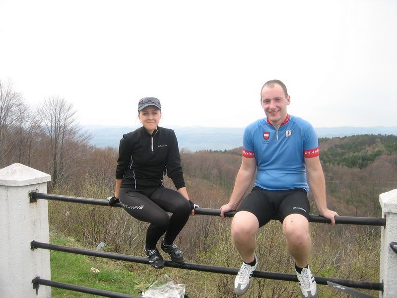 Jelčica i Munja kod spomenika na Gučevu