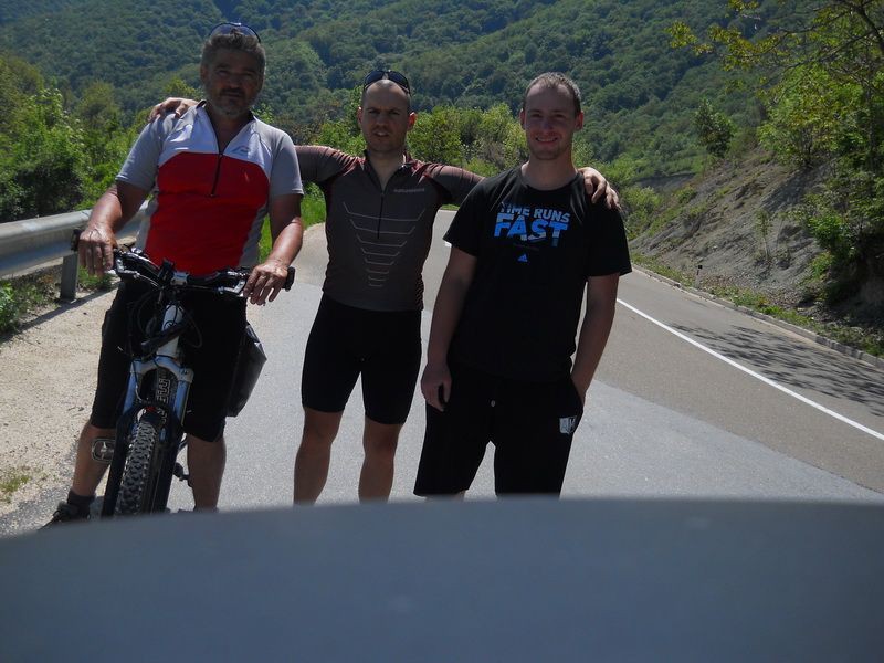 Rale sa nama, mali svet-)
