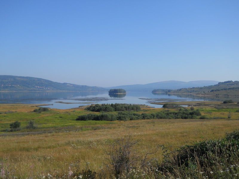 Pogled na jezero sa juga